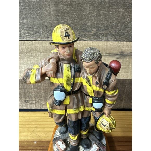 Vanmark Red Hats of Courage Hero IV Collectable Firefighter FM88319 - Picture 2 of 6